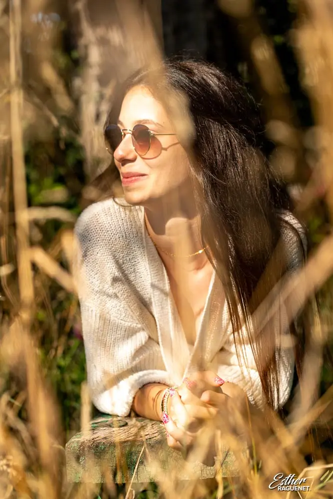 Portrait de femme en pleine nature